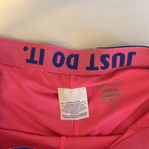 Nike Shorts with built in spandex - Picture 4 of 4